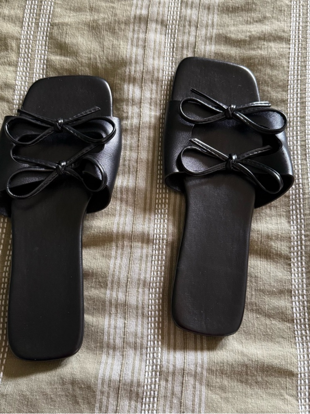 New black sandals